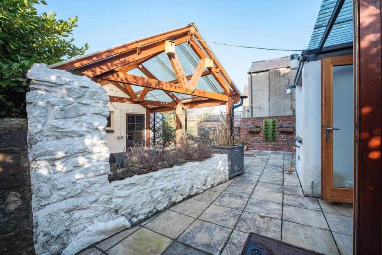 Cosy Welsh Cottage In St Davids Centre With Garden Exterior foto